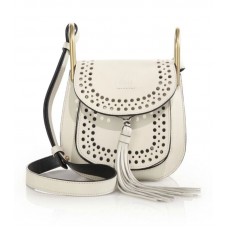 Chloe Hudson Mini schoudertas van geperforeerd leer, wit Chloe Hudson Mini schoudertas van geperforeerd leer, wit