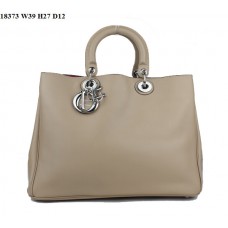 Dior Diorissimo Jumbo Tas Abrikooskleurig Nappa Leer (Zilverkleurige Hardware) 18373 Dior Diorissimo Jumbo Tas Abrikooskleurig Nappa Leer (Zilverkleurige Hardware) 18373