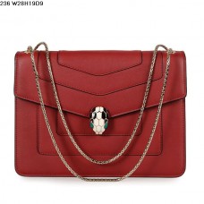 Bvlgari Serpenti GM tas van kalfsleer in rood Bvlgari Serpenti GM tas van kalfsleer in rood