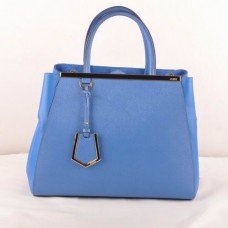 Fendi 2jours Medium Tas van blauw leer met kruisaders/Ferrari-patroon Fendi 2jours Medium Tas van blauw leer met kruisaders/Ferrari-patroon