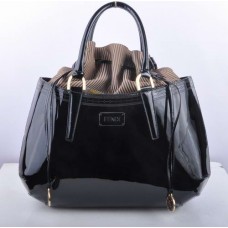 Fendi B Fab grote handtas van zwart lakleer Fendi B Fab grote handtas van zwart lakleer
