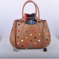 Fendi B Fab Medium handtas van abrikooskleurig leer met veelkleurige juwelen Fendi B Fab Medium handtas van abrikooskleurig leer met veelkleurige juwelen