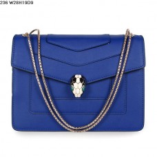 Bvlgari Serpenti GM tas van kalfsleer in blauw Bvlgari Serpenti GM tas van kalfsleer in blauw