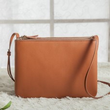 Celine Large Trio Crossbodytas in bruin kalfsleer Celine Large Trio Crossbodytas in bruin kalfsleer