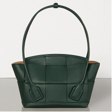 Bottega Veneta kleine Arco 33 tas in groen generfd kalfsleer Bottega Veneta kleine Arco 33 tas in groen generfd kalfsleer