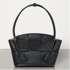 Bottega Veneta kleine Arco 33 tas in zwart generfd kalfsleer Bottega Veneta kleine Arco 33 tas in zwart generfd kalfsleer