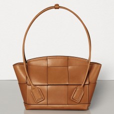 Bottega Veneta Arco 33 Intrecciato-tas van houten kalfsleer Bottega Veneta Arco 33 Intrecciato-tas van houten kalfsleer