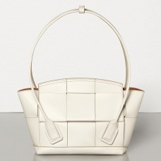 Bottega Veneta Arco 33 Intrecciato-tas van wit kalfsleer Bottega Veneta Arco 33 Intrecciato-tas van wit kalfsleer