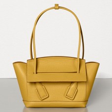 Bottega Veneta Arco 33 tas in geel generfd kalfsleer Bottega Veneta Arco 33 tas in geel generfd kalfsleer