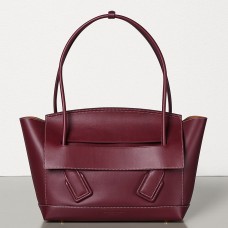 Bottega Veneta Arco 48 tas in Bordeaux Frans kalfsleer Bottega Veneta Arco 48 tas in Bordeaux Frans kalfsleer