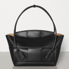 Bottega Veneta medium Arco 48 Intrecciato-tas van zwart kalfsleer Bottega Veneta medium Arco 48 Intrecciato-tas van zwart kalfsleer