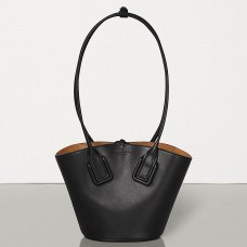 Bottega Veneta kleine mandtas van zwart kalfsleer Bottega Veneta kleine mandtas van zwart kalfsleer