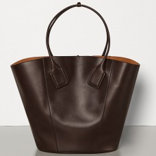 Bottega Veneta Medium Basket Tote in chocoladebruin kalfsleer Bottega Veneta Medium Basket Tote in chocoladebruin kalfsleer