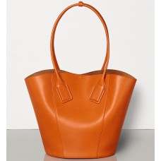 Bottega Veneta Medium Basket Tote in oranje kalfsleer Bottega Veneta Medium Basket Tote in oranje kalfsleer