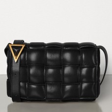 Bottega Veneta gewatteerde cassettetas van zwart kalfsleer Bottega Veneta gewatteerde cassettetas van zwart kalfsleer