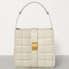 Bottega Veneta gewatteerde Marie-tas in wit kalfsleer. Bottega Veneta gewatteerde Marie-tas in wit kalfsleer.