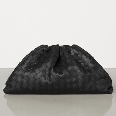 Bottega Veneta The Pouch-clutch van zwart Intrecciato-leer Bottega Veneta The Pouch-clutch van zwart Intrecciato-leer