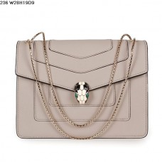 Bvlgari Serpenti GM tas van kalfsleer in grijs Bvlgari Serpenti GM tas van kalfsleer in grijs