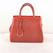 Fendi 2jours Donkerrode tas met kruisaders/Ferrari-leer, klein model Fendi 2jours Donkerrode tas met kruisaders/Ferrari-leer, klein model