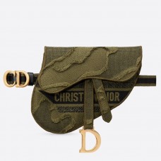 Dior Saddle Pouch heuptasje in groen camouflage canvas Dior Saddle Pouch heuptasje in groen camouflage canvas
