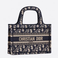 Dior Mini Book Tote Bag in blauw schuin canvas Dior Mini Book Tote Bag in blauw schuin canvas