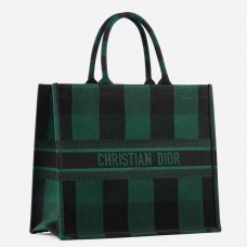 Dior Book Tote Bag in groen/zwart geruit geborduurd canvas Dior Book Tote Bag in groen/zwart geruit geborduurd canvas