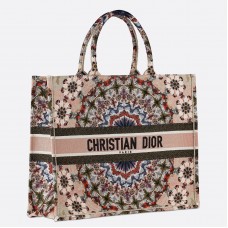 Dior Book Tote Bag met geborduurde KaleiDiorscopic Dior Book Tote Bag met geborduurde KaleiDiorscopic