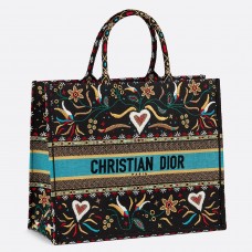 Dior Boekentas met Bloemen en Harten in Meerkleurig Canvas Dior Boekentas met Bloemen en Harten in Meerkleurig Canvas