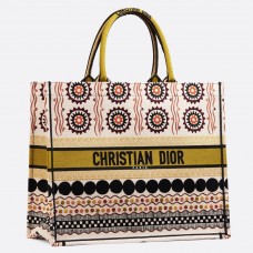 Dior Book Tote Bag in veelkleurig geometrisch canvas Dior Book Tote Bag in veelkleurig geometrisch canvas