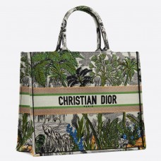 Dior Book Tote Bag in groen Toile De Jouy Tropicalia Dior Book Tote Bag in groen Toile De Jouy Tropicalia
