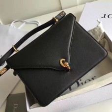 Dior C'est Dior flap tas in zwart kalfsleer Dior C'est Dior flap tas in zwart kalfsleer