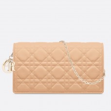Dior Lady Dior clutch met ketting in nude lamsleer Dior Lady Dior clutch met ketting in nude lamsleer