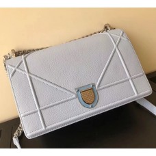Dior Diorama Flap Bag in lichtblauw generfd kalfsleer Dior Diorama Flap Bag in lichtblauw generfd kalfsleer