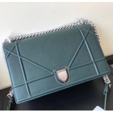 Dior Diorama Flap Bag in groen generfd kalfsleer Dior Diorama Flap Bag in groen generfd kalfsleer