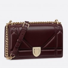 Dior Bordeaux Diorama tas van lamsleer met groot Cannage-motief Dior Bordeaux Diorama tas van lamsleer met groot Cannage-motief