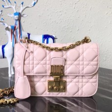 Dior kleine Dioraddict flap tas in roze lamsleer Dior kleine Dioraddict flap tas in roze lamsleer