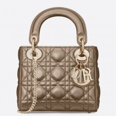 Dior Lady Dior mini-tasje met ketting in goudkleurig metallic kalfsleer Dior Lady Dior mini-tasje met ketting in goudkleurig metallic kalfsleer