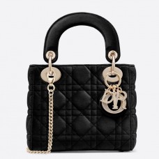 Dior mini Lady Dior tasje van zwart fluweel met ketting Dior mini Lady Dior tasje van zwart fluweel met ketting