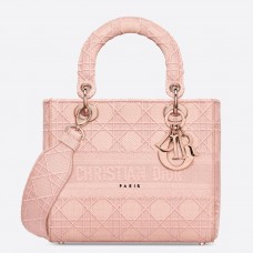 Dior Medium Lady D-Lite tas in roze geborduurd canvas Dior Medium Lady D-Lite tas in roze geborduurd canvas