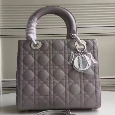 Dior Medium Lady Dior tas in grijs lamsleer Dior Medium Lady Dior tas in grijs lamsleer