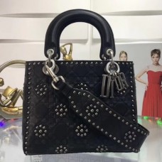 Dior Medium Lady Dior tas in zwart met studs versierd kalfsleer Dior Medium Lady Dior tas in zwart met studs versierd kalfsleer