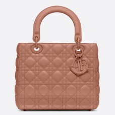 Dior Medium Lady Dior tas in poederachtig ultramat kalfsleer Dior Medium Lady Dior tas in poederachtig ultramat kalfsleer