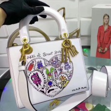 Dior Medium Lady Dior tas in Niki De Saint Phalle print met hartje Dior Medium Lady Dior tas in Niki De Saint Phalle print met hartje
