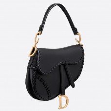 Dior Saddle Bag in zwart kalfsleer met gestikte randen. Dior Saddle Bag in zwart kalfsleer met gestikte randen.
