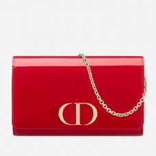Dior 30 Montaigne portemonnee met ketting in rood lakleer van kalfsleer Dior 30 Montaigne portemonnee met ketting in rood lakleer van kalfsleer