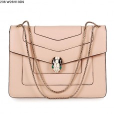 Bvlgari Serpenti GM tas van kalfsleer in roze Bvlgari Serpenti GM tas van kalfsleer in roze