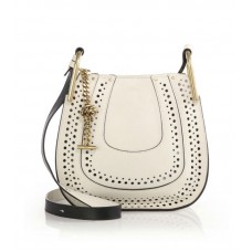 Chloe Hayley kleine geperforeerde leren crossbodytas in wit Chloe Hayley kleine geperforeerde leren crossbodytas in wit